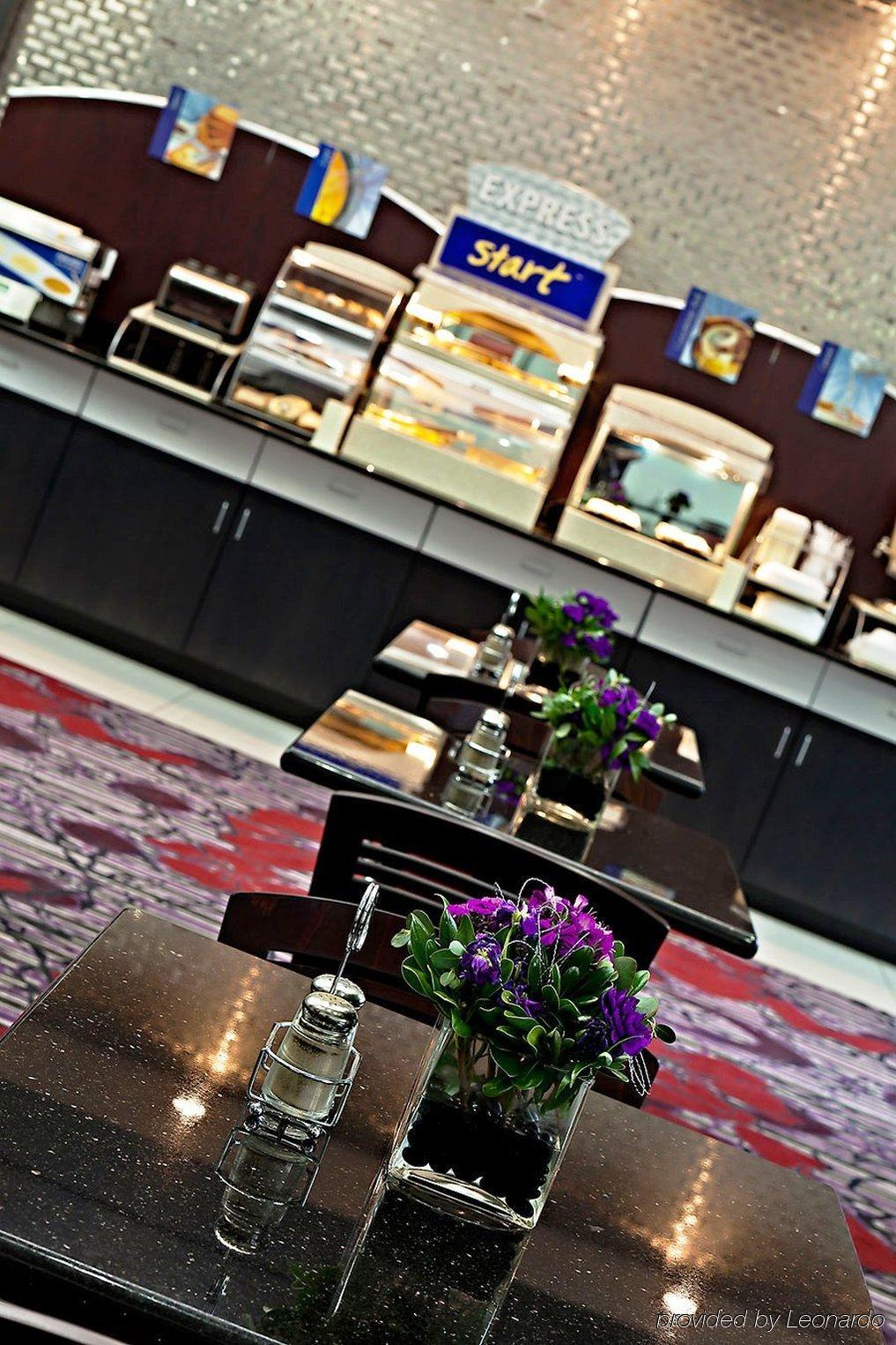 Holiday Inn Express & Suites Columbus - Polaris, An Ihg Hotel Ресторант снимка